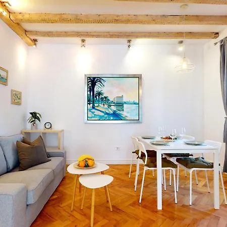 Garden Downtown Apartment
