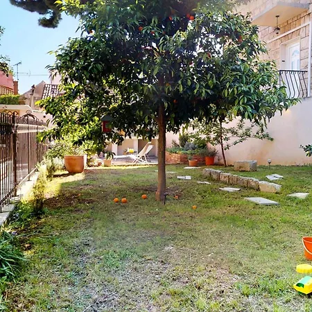 Apartment Garden Downtown